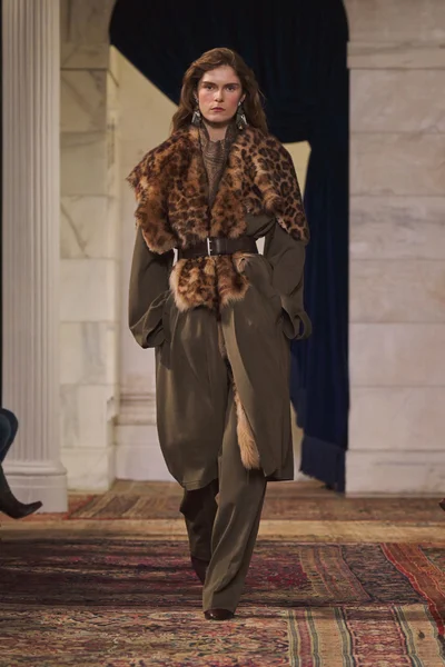 Look 26